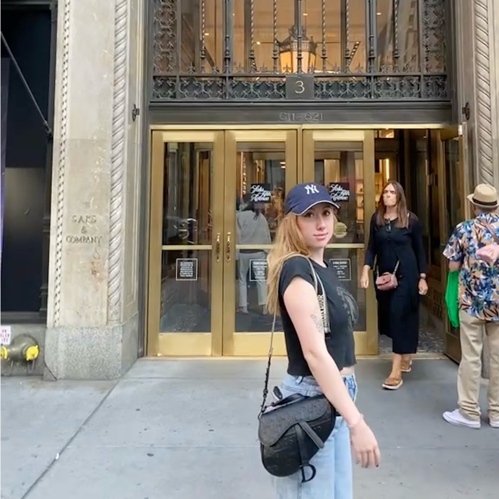 Meet your Posher, Lauren